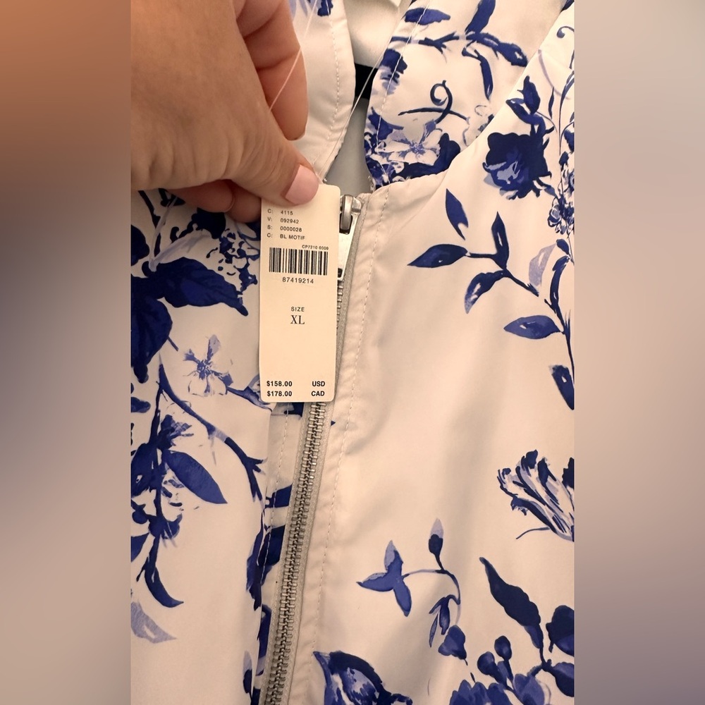NWT Anthropologie Cropped Floral Print Bomber Jacket Color: BLUE MOTIF BLUE MOTI - Picture 4 of 10